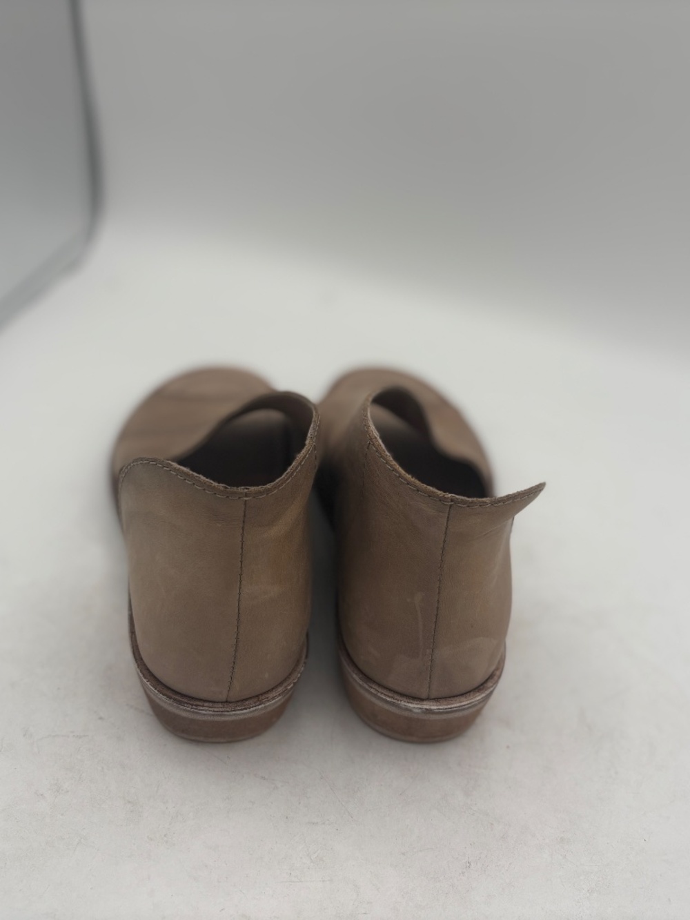 Free People Mont Blanc Asymmetrical Sandal Dove Grey Taupe Size 37.5 US 7-7.5 - Picture 5 of 12